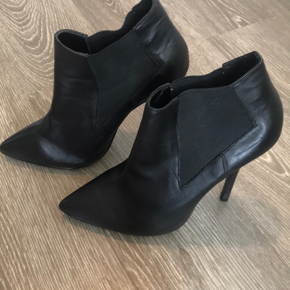 Steve Madden leather ankle boots - Picture 2 of 5